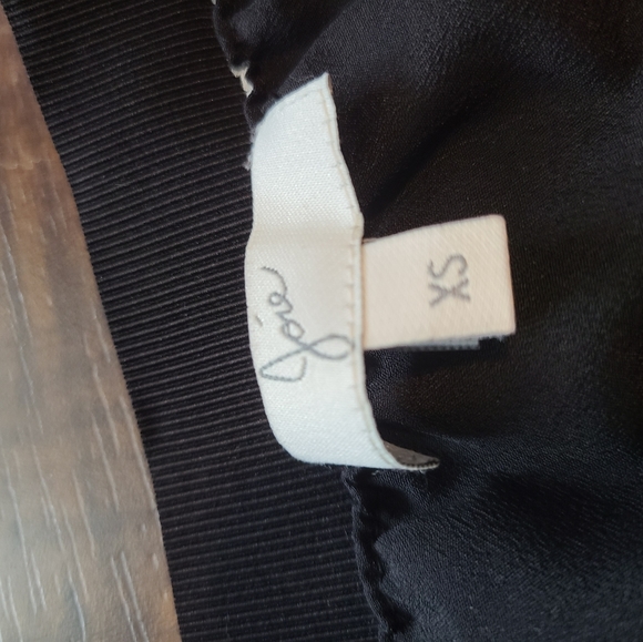 Joie pleated A line skirt - like new. Firs more like a small :) - Picture 5 of 7